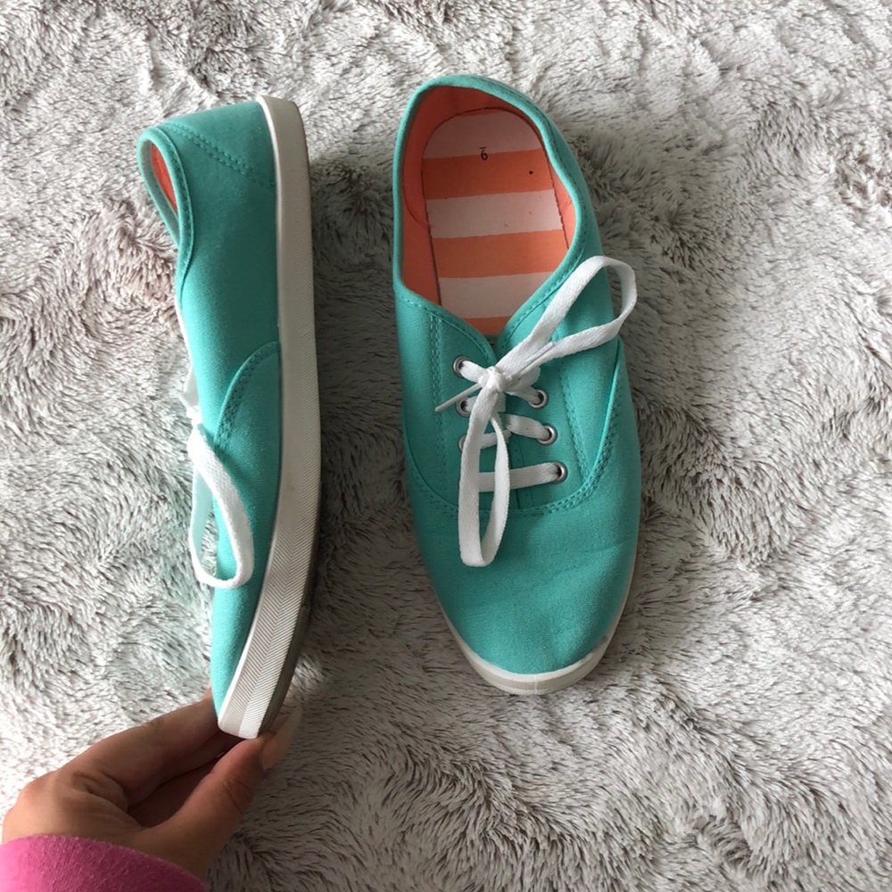 Shoes - Picture 2 of 2